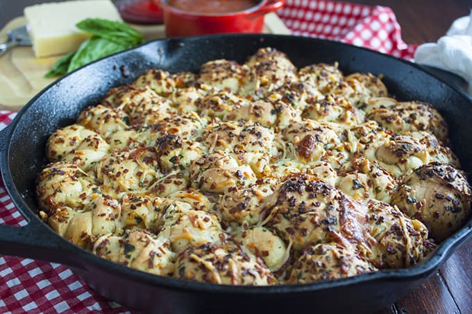 Cheesy Pepperoni Garlic Knot Pull-Apart Bread